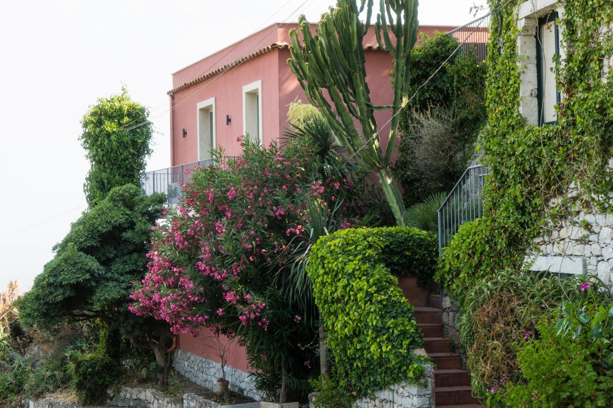 The Charming House Apartment Taormina Exterior foto
