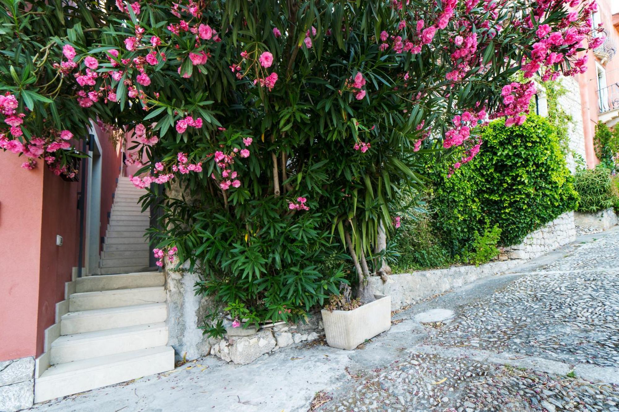 The Charming House Apartment Taormina Exterior foto